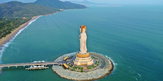 giant-Guanyin-statue-in-Sanya.jpg